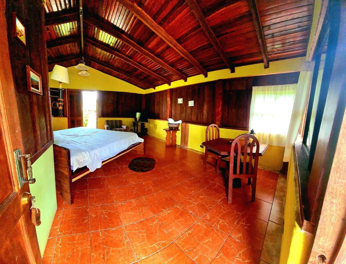 Los Gallitos Eco Lodge San Miguel  Exterior photo